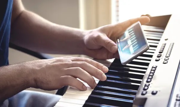Enhance Your Musical Journey: Benefits of Online Piano Lessons